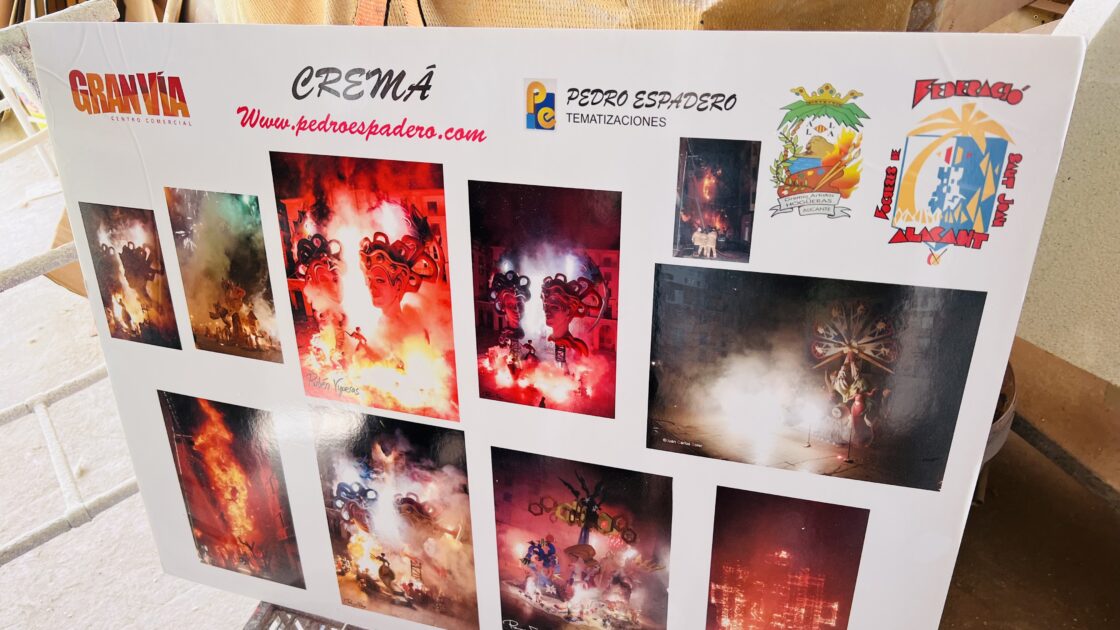 スペインのアリカンテのサン・フアンの火祭りの写真
