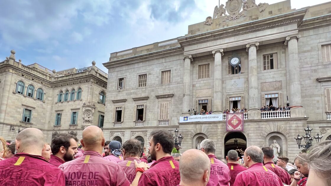 開幕の広場の様子