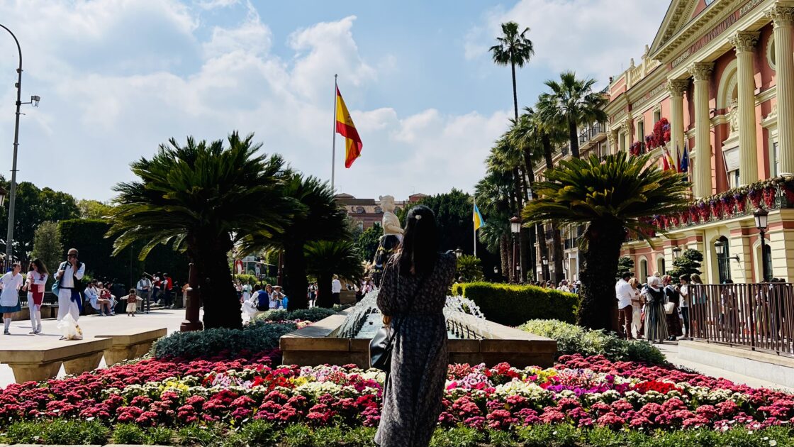 スペインのムルシアの花畑とはるカタルーニャ