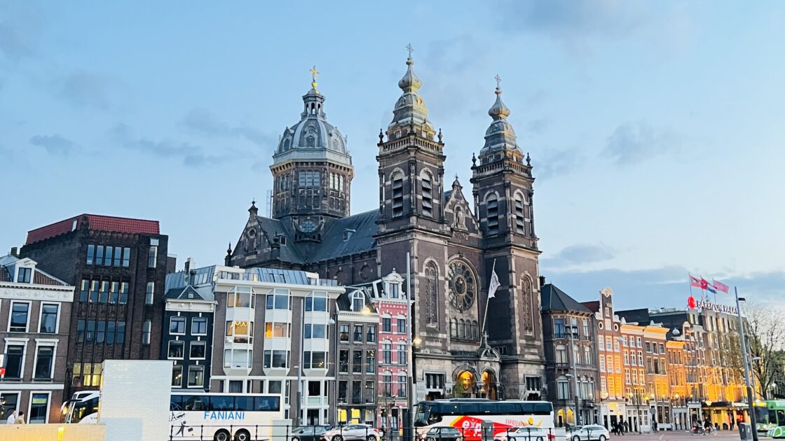 オランダの首都アムステルダムの街並み