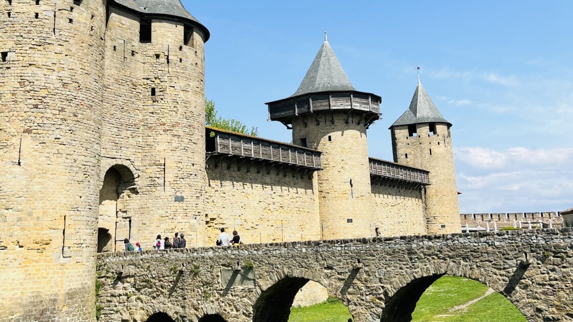 フランス南部の城塞都市カルカッソンヌの街並み
