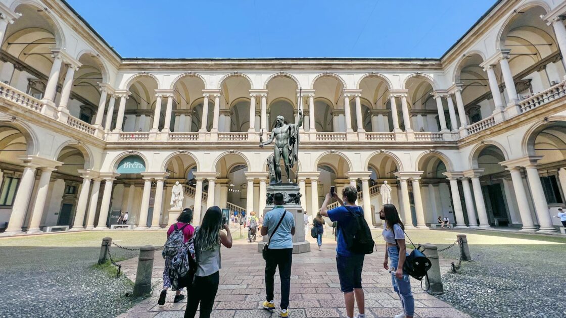イタリアのファッションの街ミラノの美術館