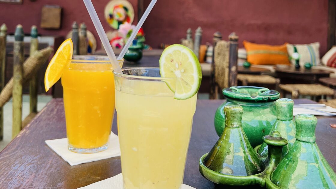 モロッコのマラケシュにあるバザールで飲んだレモネード