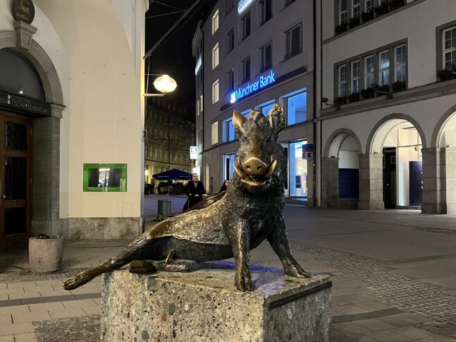 ドイツ・ミュンヘン（Munich, Germany）猪の像