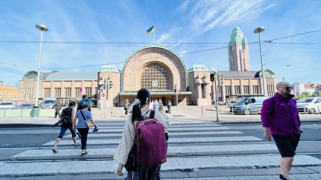 フィンランドの首都ヘルシンキの街並みと中央駅とはるカタルーニャ
