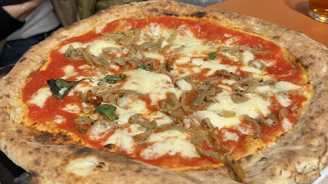 アンドラ公国の首都アンドラ・ラ・ベリャで食べたピザ