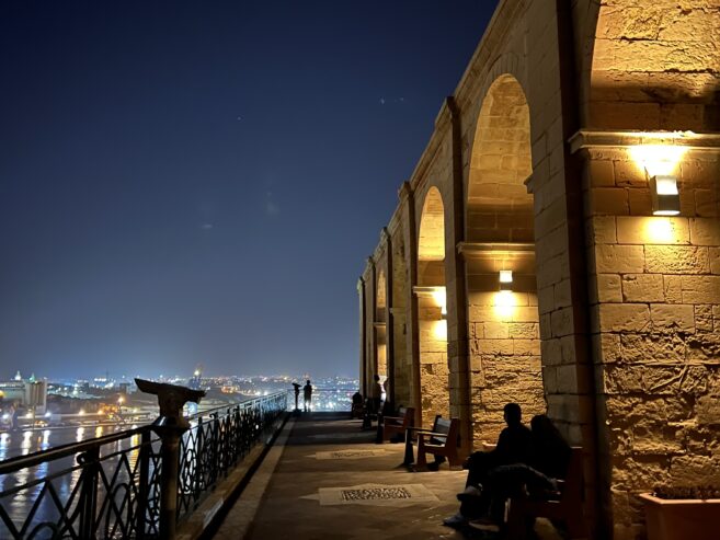 マルタ島、バレッタ　Valletta, Malta、夜景