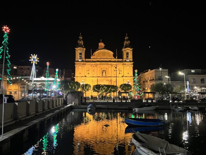 マルタ島、バレッタ　Valletta, Malta。夜景