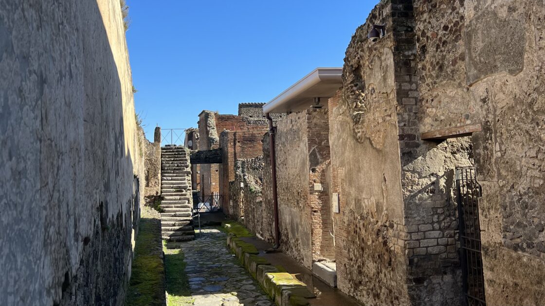 イタリアのナポリ近郊の古代都市ポンペイの景観