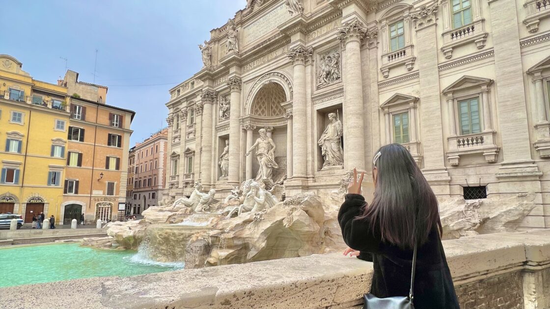 イタリアの首都ローマのトレヴィの泉