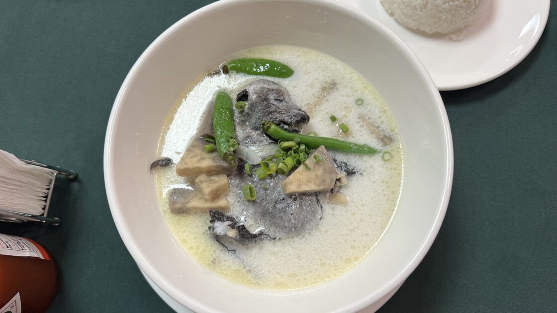 パラオの首都コロールからで食べたコウモリのスープの写真