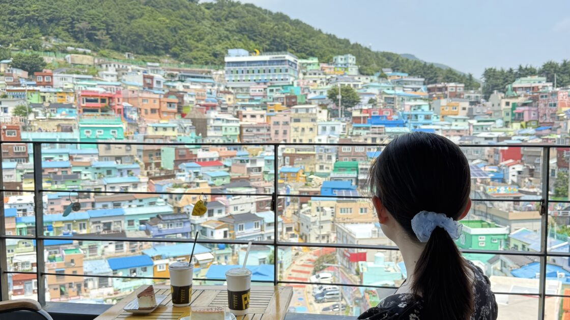 韓国の釜山の甘川文化村のマチュピチュとはるカタルーニャ