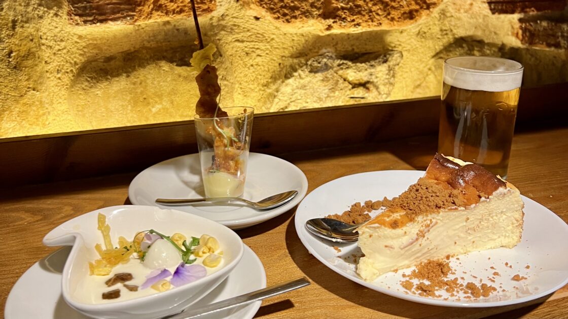 スペイン北部バスク地方美食の街ビルバオのバルでのタパスとチーズケーキ
