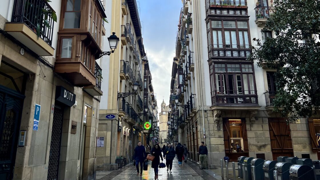 スペインのバスク地方の美食の街サンセバスティアンの街並み