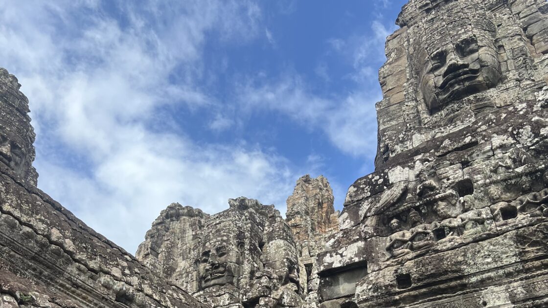 カンボジアのシェムリアップにある世界遺産アンコールワットと遺跡群