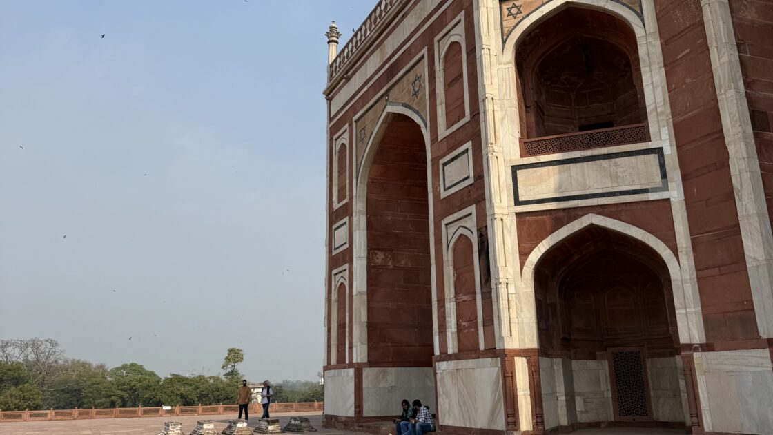 インドの首都ニューデリーのフマーユーン廟