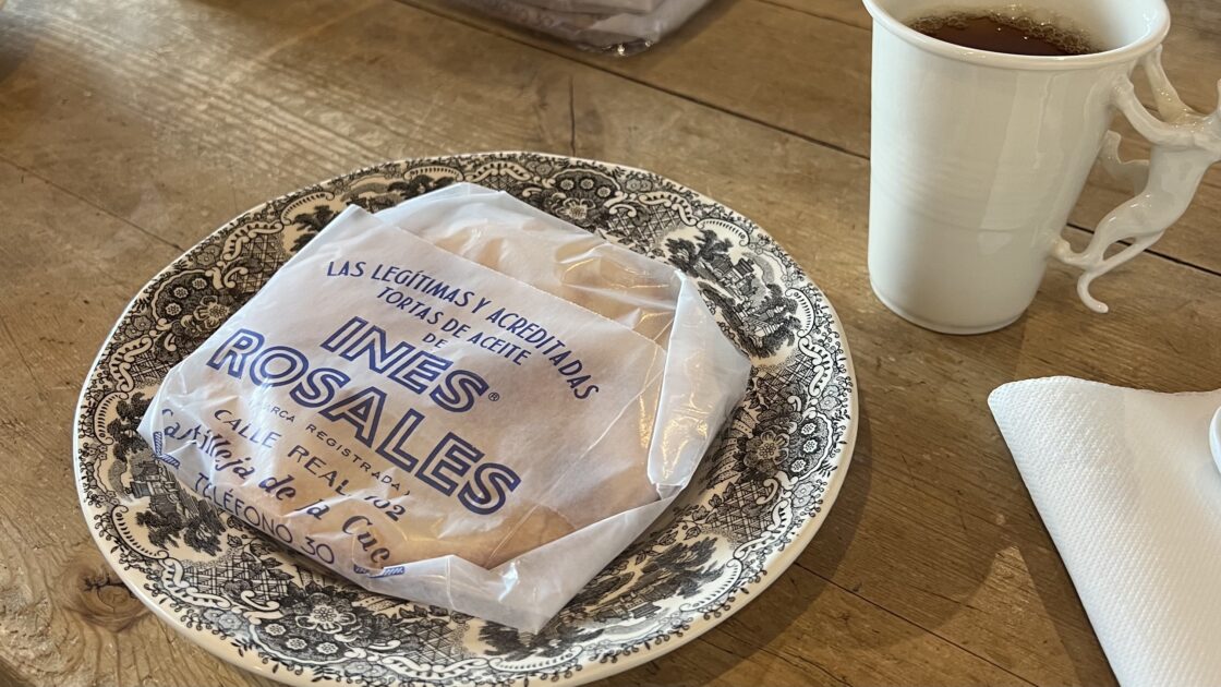 スペイン南部セビリアの有名なお菓子「イネス・ロサネス」