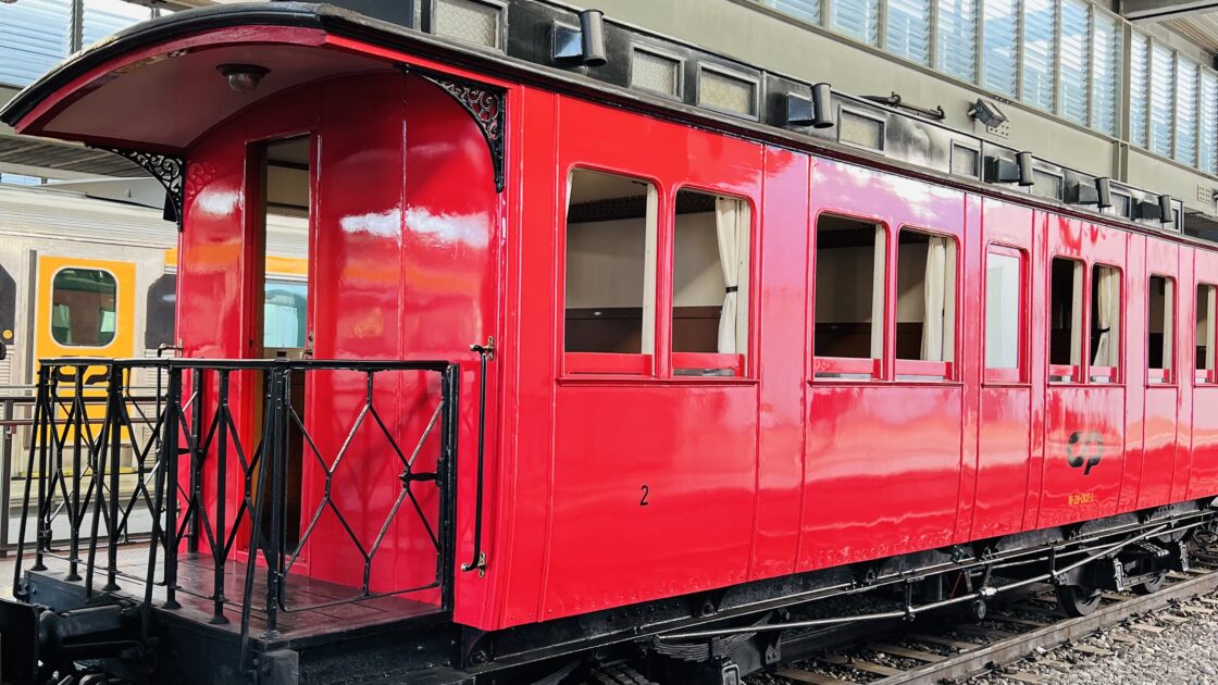ポルトガルの傘の街アゲダにいく途中の電車