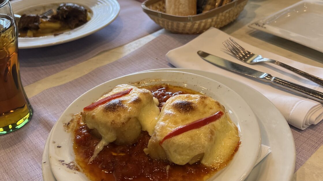 スペイン南部セビリアのタラの料理