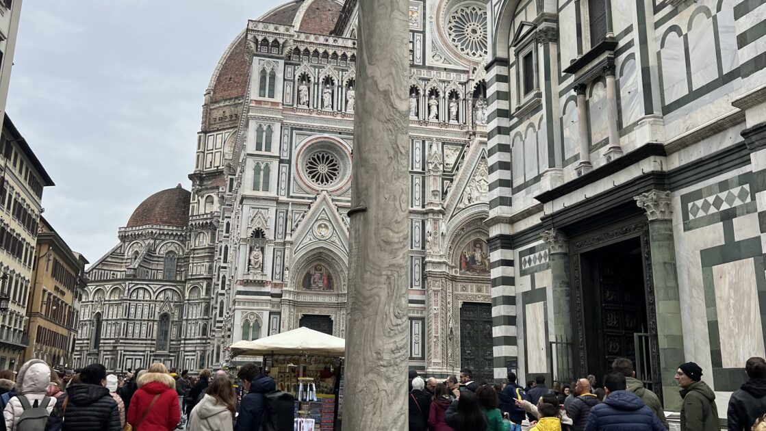 イタリアのフィレンツェにあるサンタ・マリア・デル・フィオーレ大聖堂