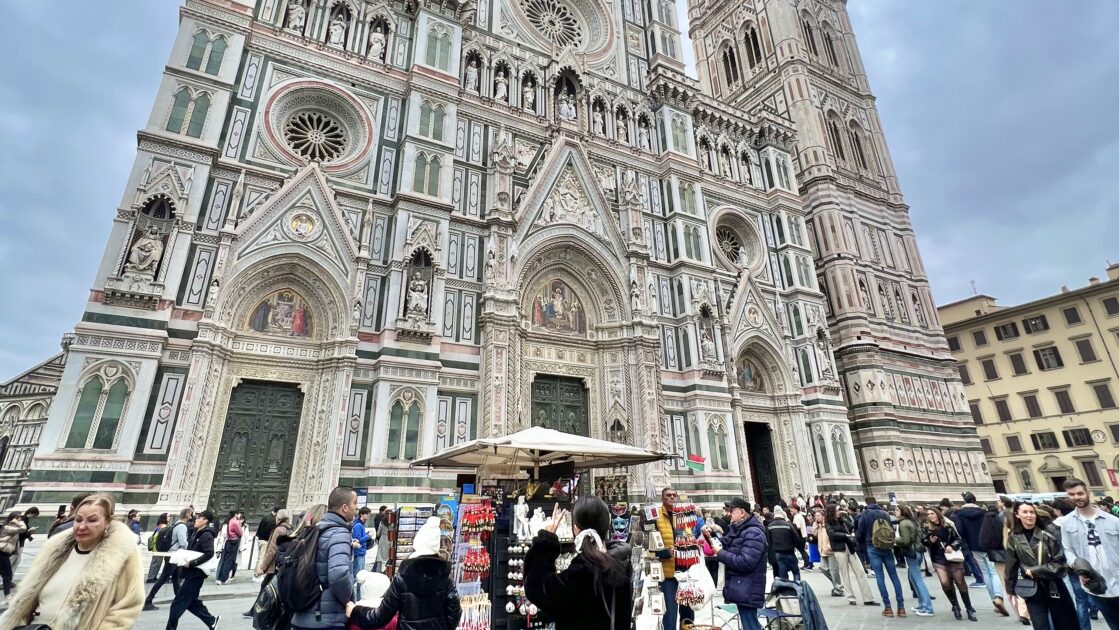 イタリアのフィレンツェにあるサンタ・マリア・デル・フィオーレ大聖堂
