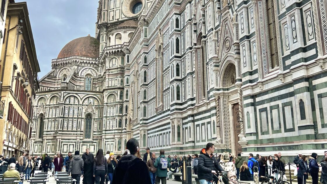 イタリアのフィレンツェにあるサンタ・マリア・デル・フィオーレ大聖堂