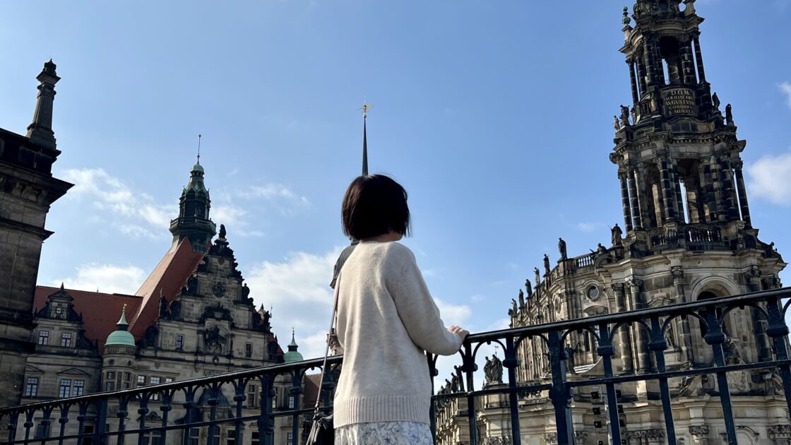 ドイツのドレスデンの街並みとはるカタルーニャ