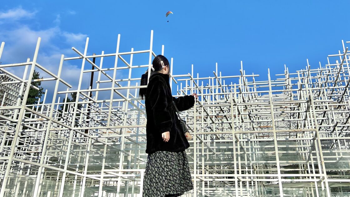 アルバニアの首都ティラーナのThe Cloud