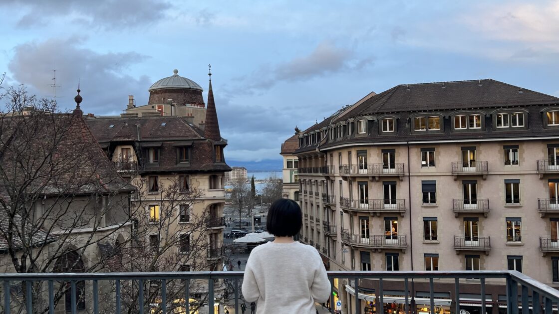 スイスのジュネーブの街並みとはるカタルーニャ