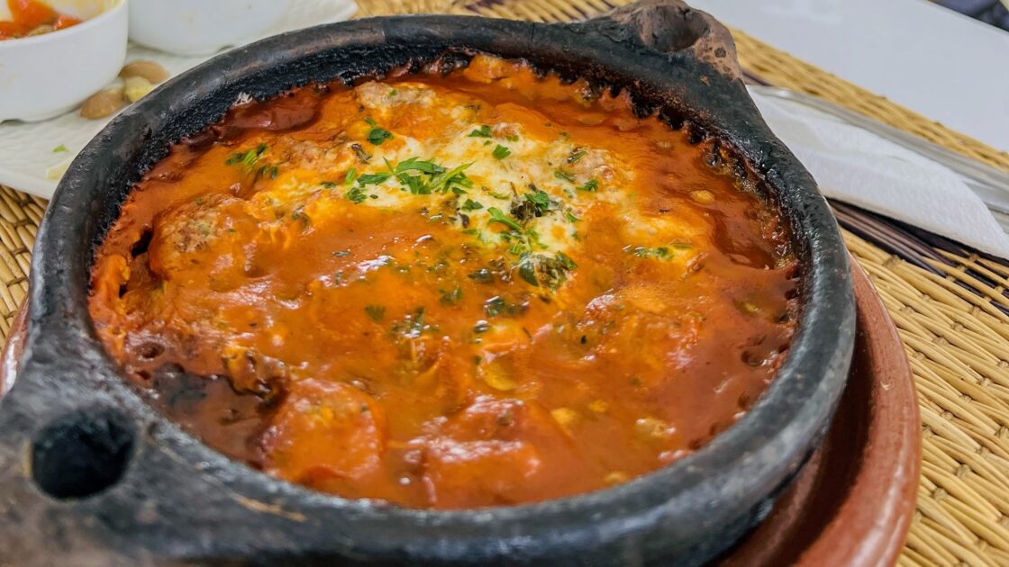 モロッコの青い街シャウエンで食べたタジン鍋