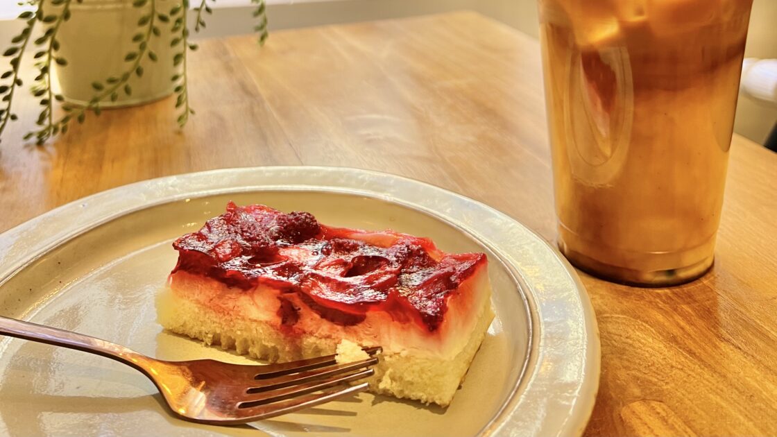 デンマークの首都コペンハーゲンのカフェで食べたケーキ