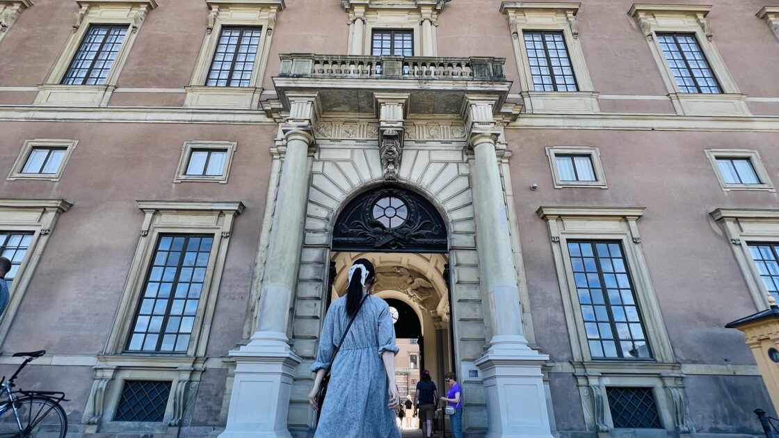 スウェーデン首都ストックホルムの街並みとはるカタルーニャ