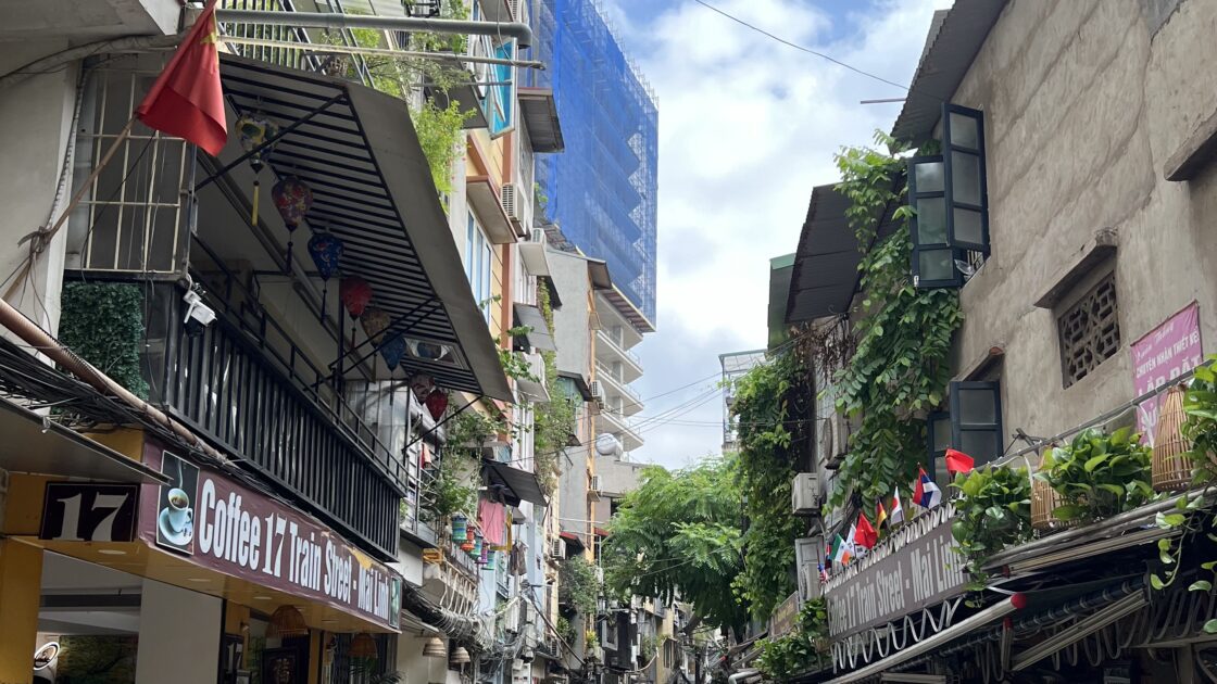 ハノイのトレインカフェ