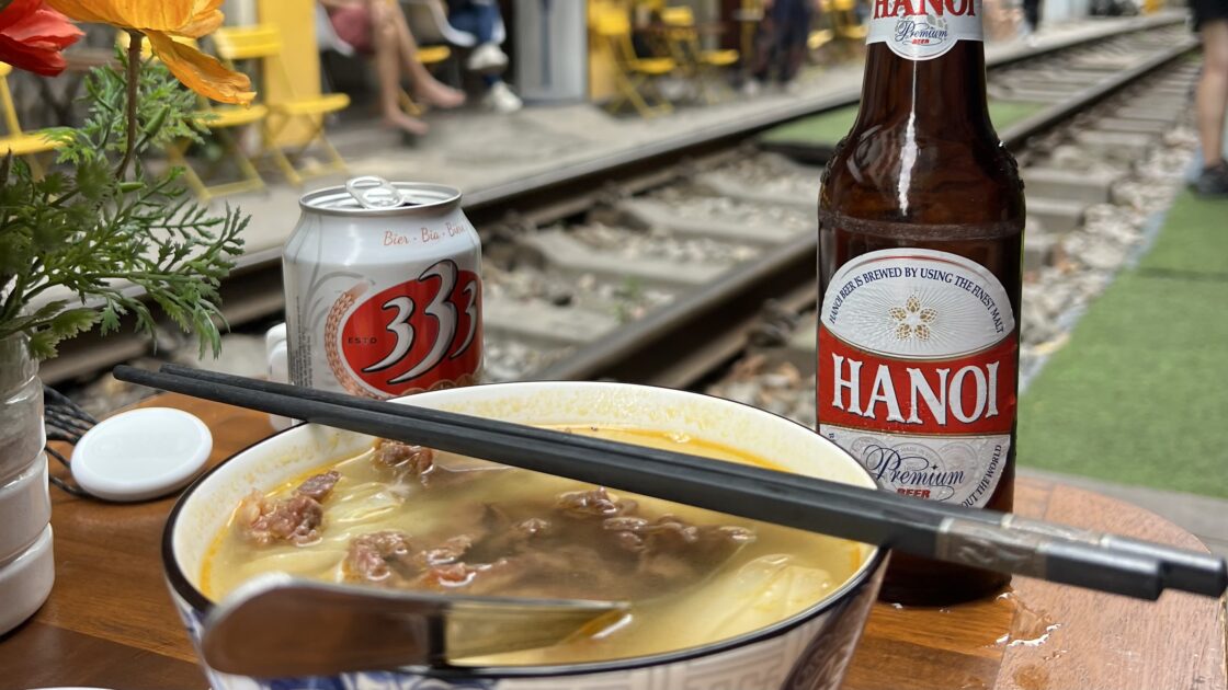 ハノイのトレインカフェ