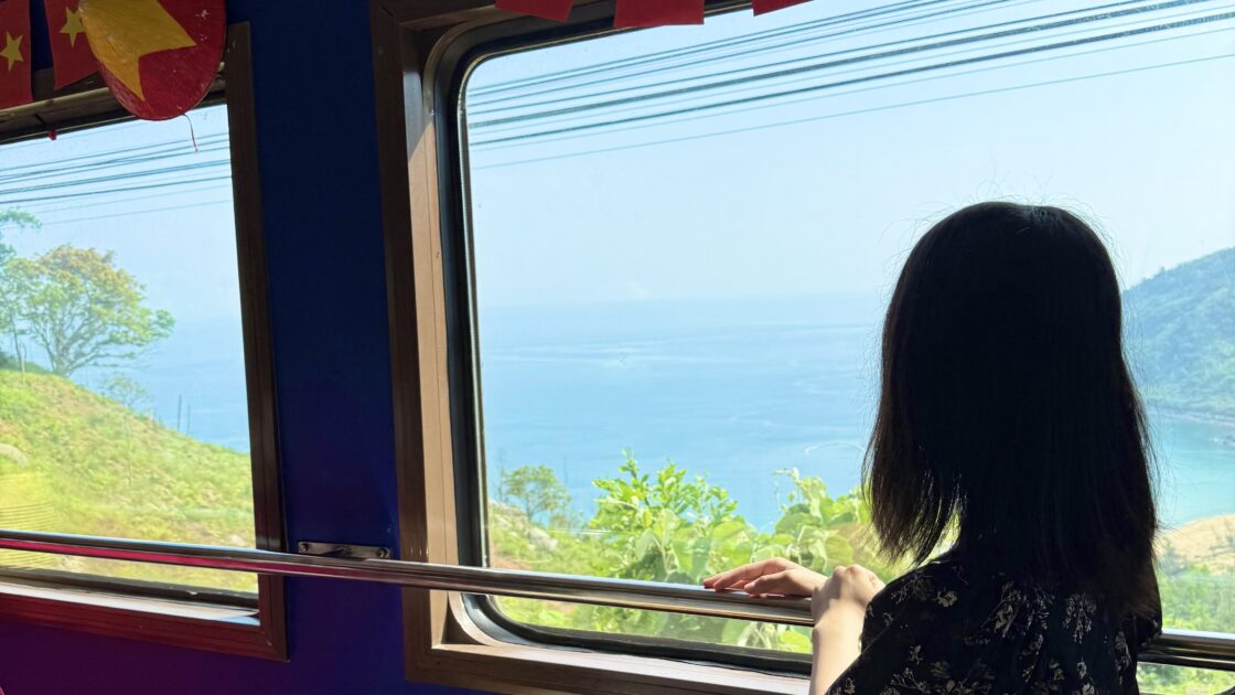 ベトナム国鉄とはるカタルーニャ