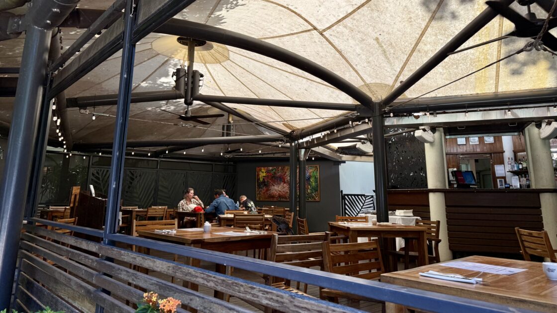 グリーン島のエメラルドレストランの雰囲気