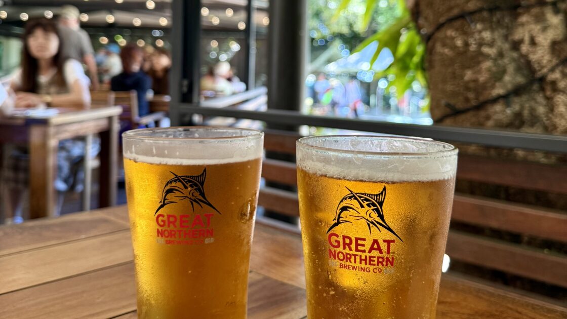 グリーン島のエメラルドレストランのビール