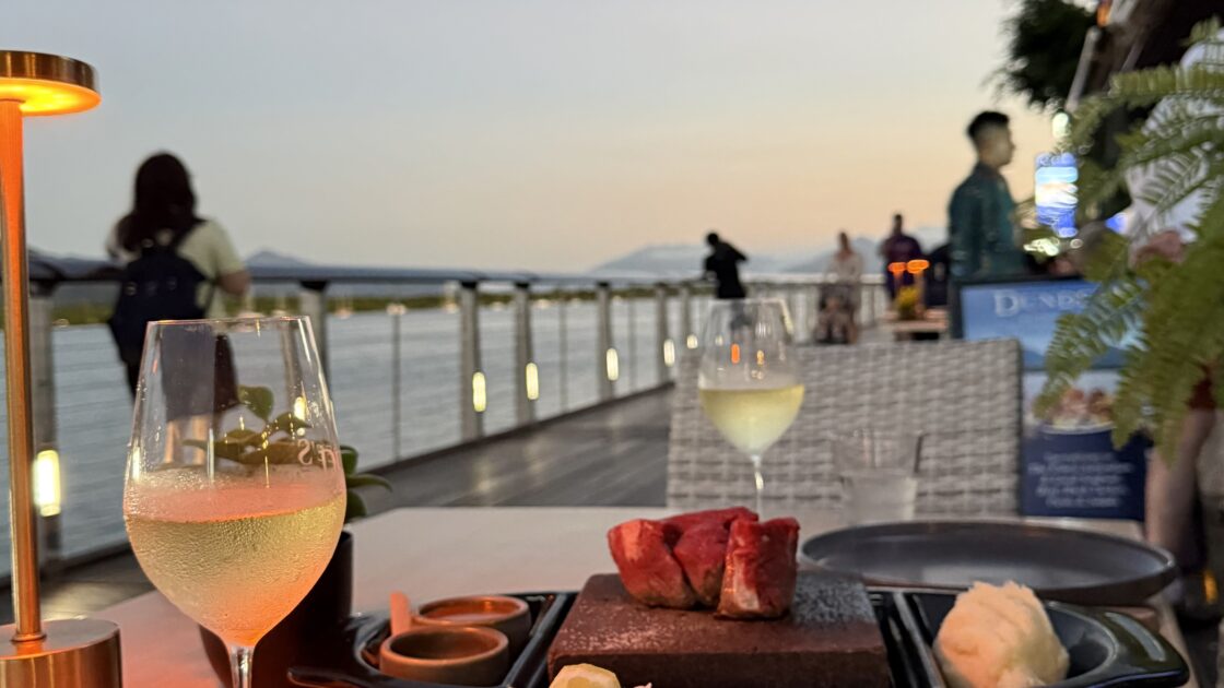 ケアンズの人気No.1レストランDundee's(ダンディーズ)のオージービーフ