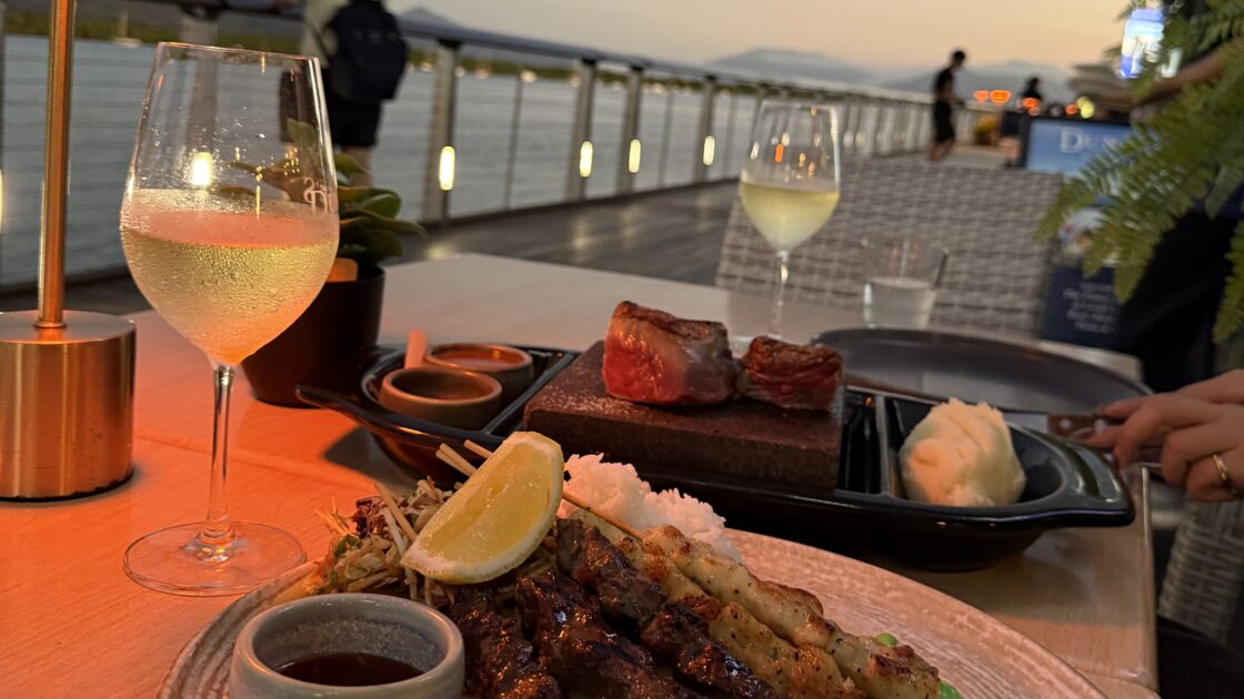 ケアンズのダンディーズで食べたオージービーフとクロコダイルとカンガルーの肉