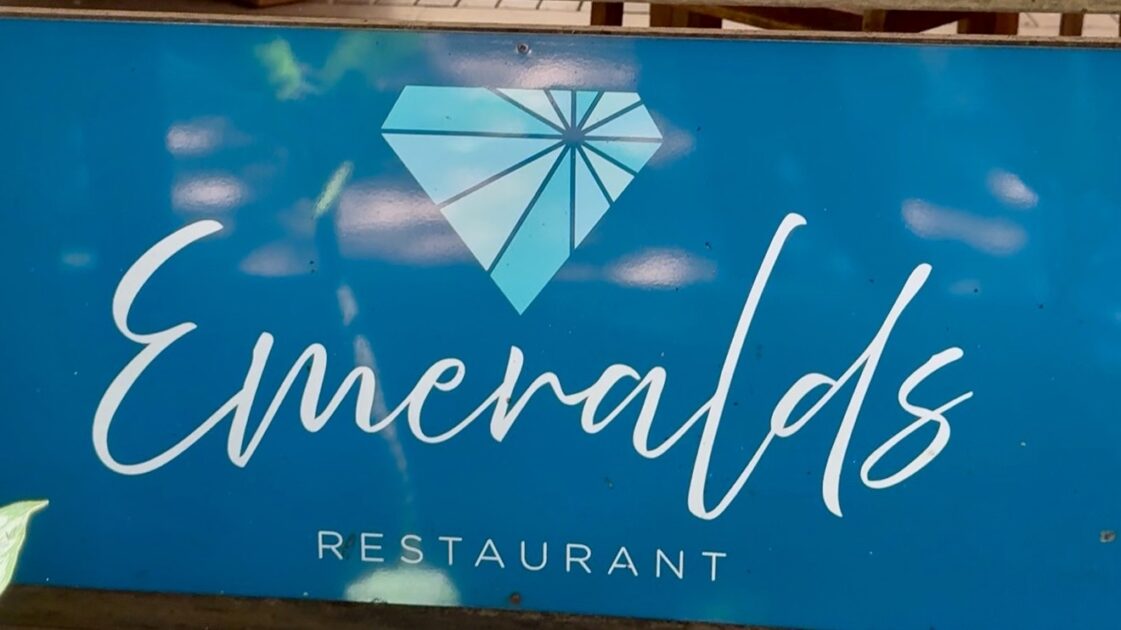 グリーン島のエメラルドレストランの雰囲気