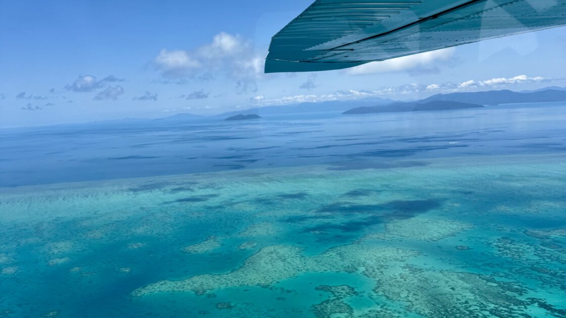 ケアンズのセスナから見たグレートバリアリーフ