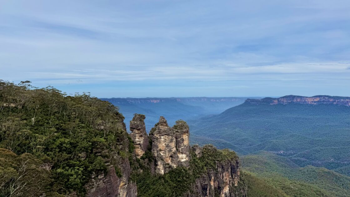 シドニーの世界遺産ブルーマウンテンと三姉妹岩