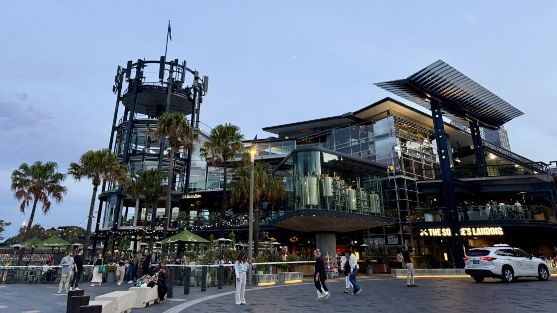 シドニーの夜の街並み