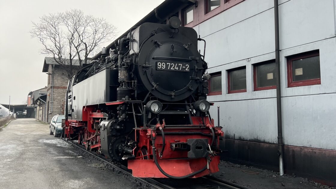 ドイツのハルツ地方ヴェルニゲローデの駅と機関車