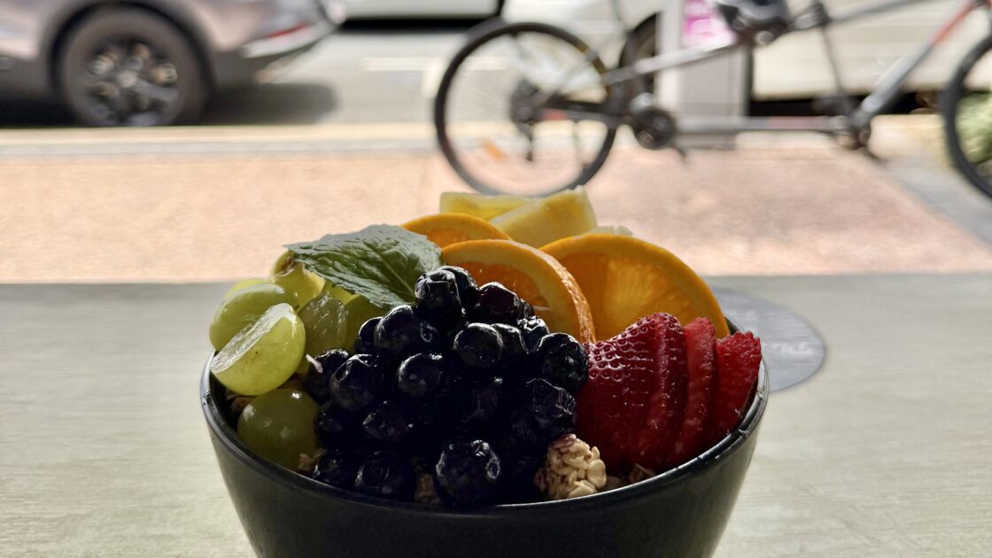 オーストラリアのゴールドコーストのアサイーボウル