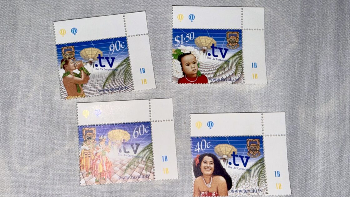 ツバルの郵便局で販売されている固有ドメイン「.tv」の記念切手（the .tv corporation www.tuvalu.tv）