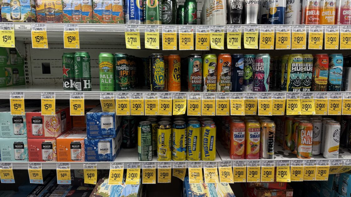 Safewayの輸入ビール・缶チューハイ売り場