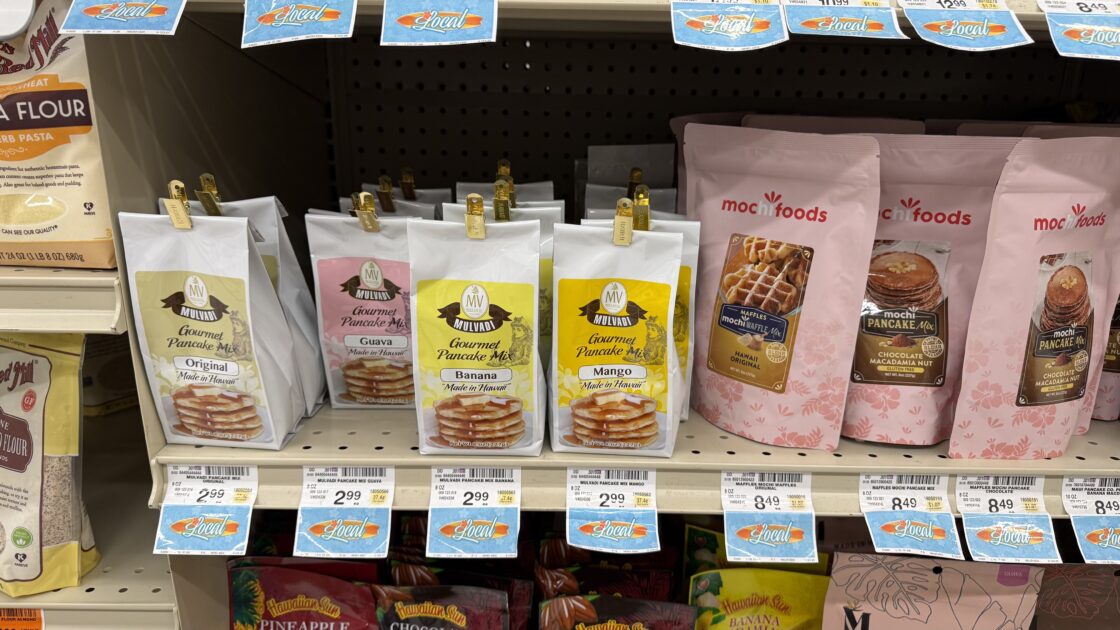 Safewayで見つけたMulvadiのハワイ製パンケーキミックスとMochi Foodsのワッフルミックス