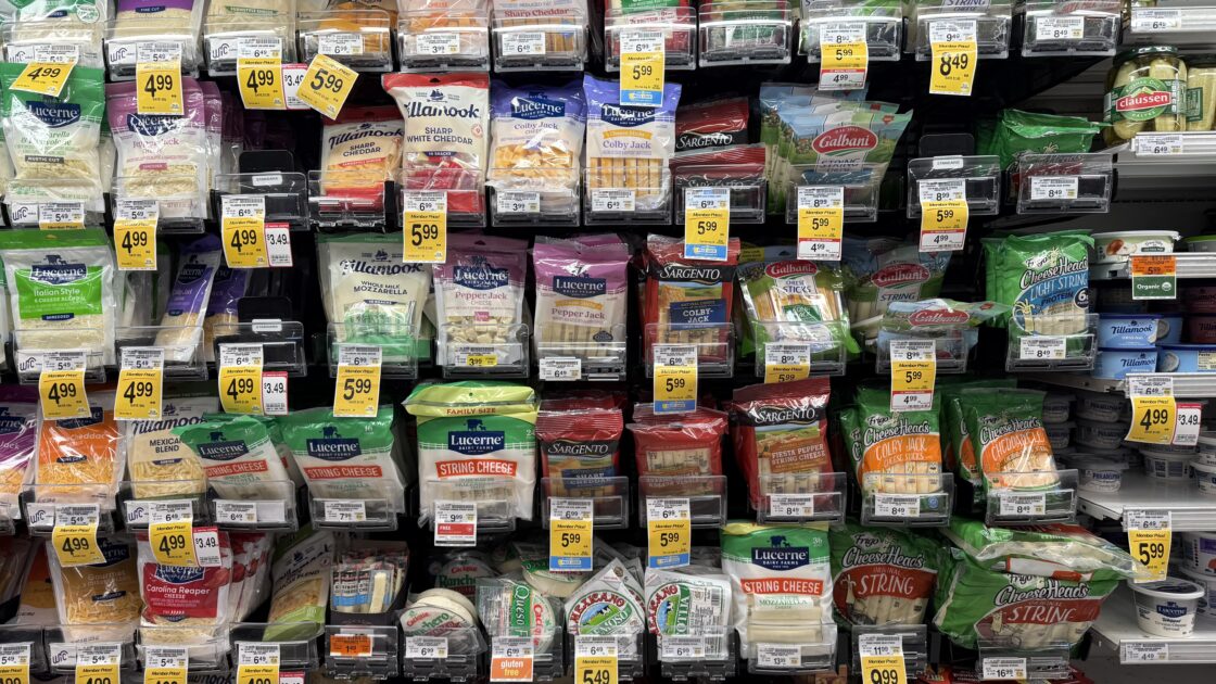 Safewayのチーズ売り場