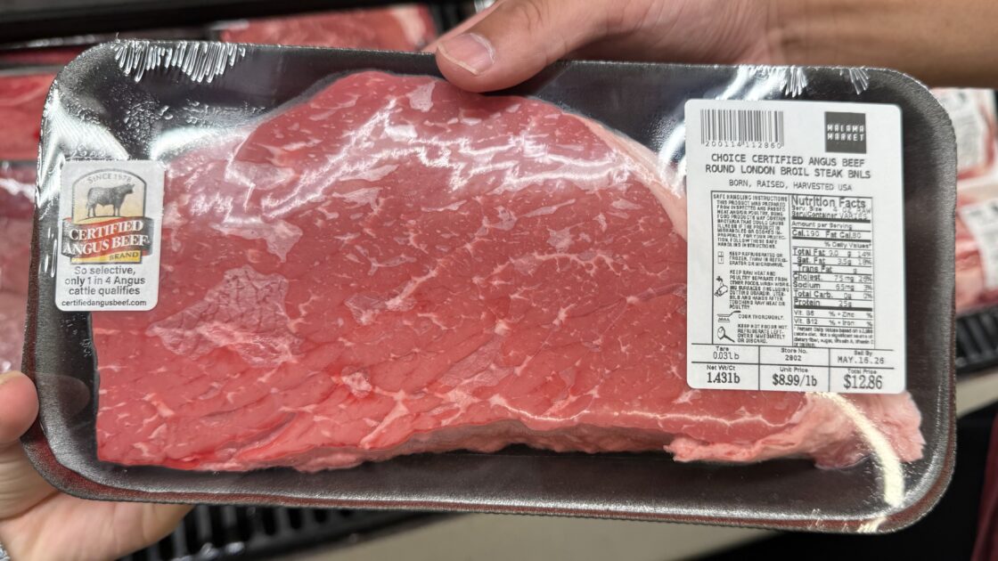 マラママーケットで購入したロンドンブロイルステーキの値札
